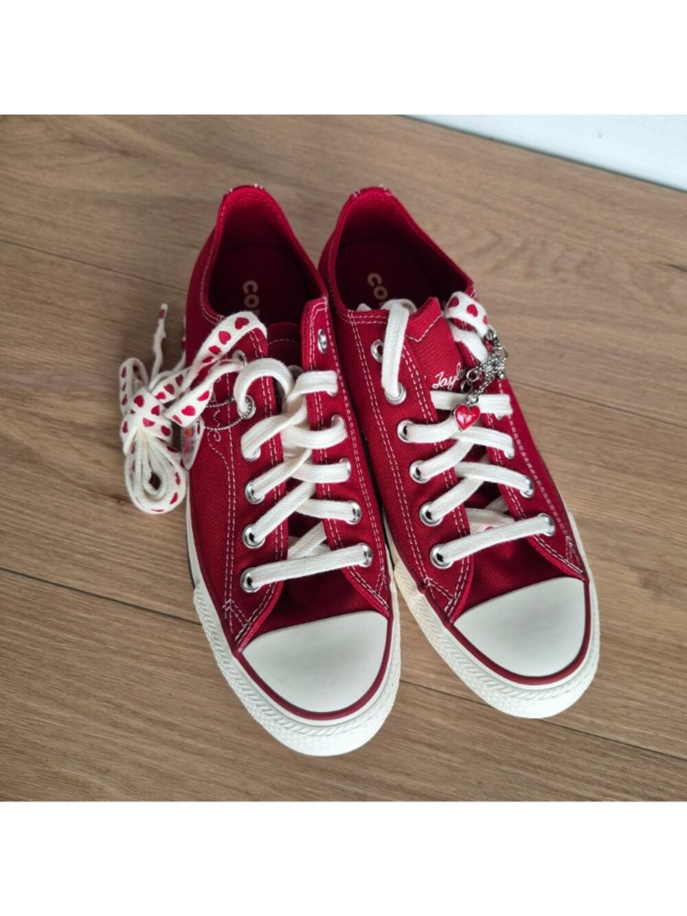 ✨Converse Chuck Taylor Valentines Day Low Sz 8 Womens Shoes Burgundy Red A19057C - Picture 3 of 11
